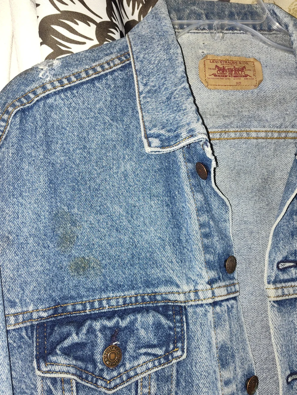 Vintage Levi's Light Blue Washed Denim Trucker Jacket Size L